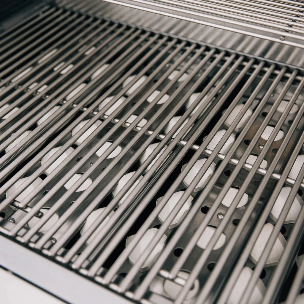 Summerset Sizzler Pro 32-Inch 4-Burner Freestanding Stainless Steel Gas Grill