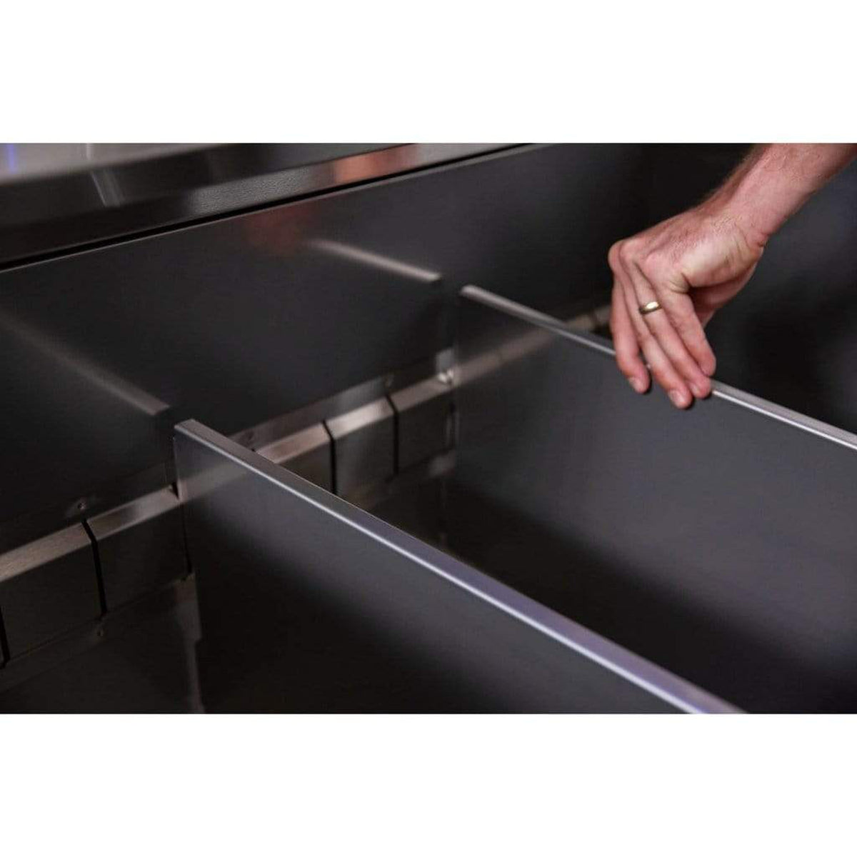 Summerset Encore Series 54-Inch 8-Burner American Made Freestanding Hybrid Gas Grill