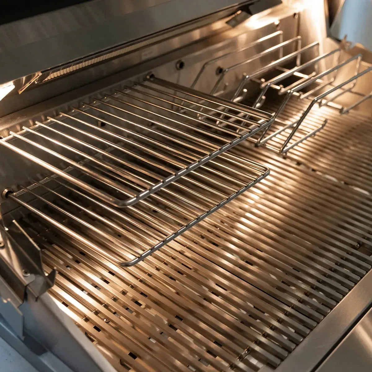Summerset Quest Series 36-Inch Built-in Propane Gas Grill with Stainless Steel Construction