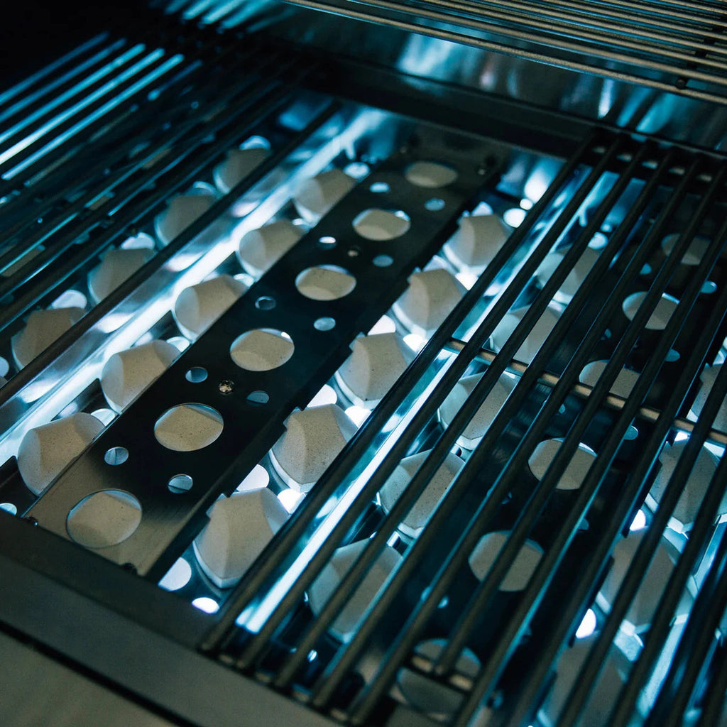 Summerset Sizzler Pro 32-Inch 4-Burner Freestanding Stainless Steel Gas Grill