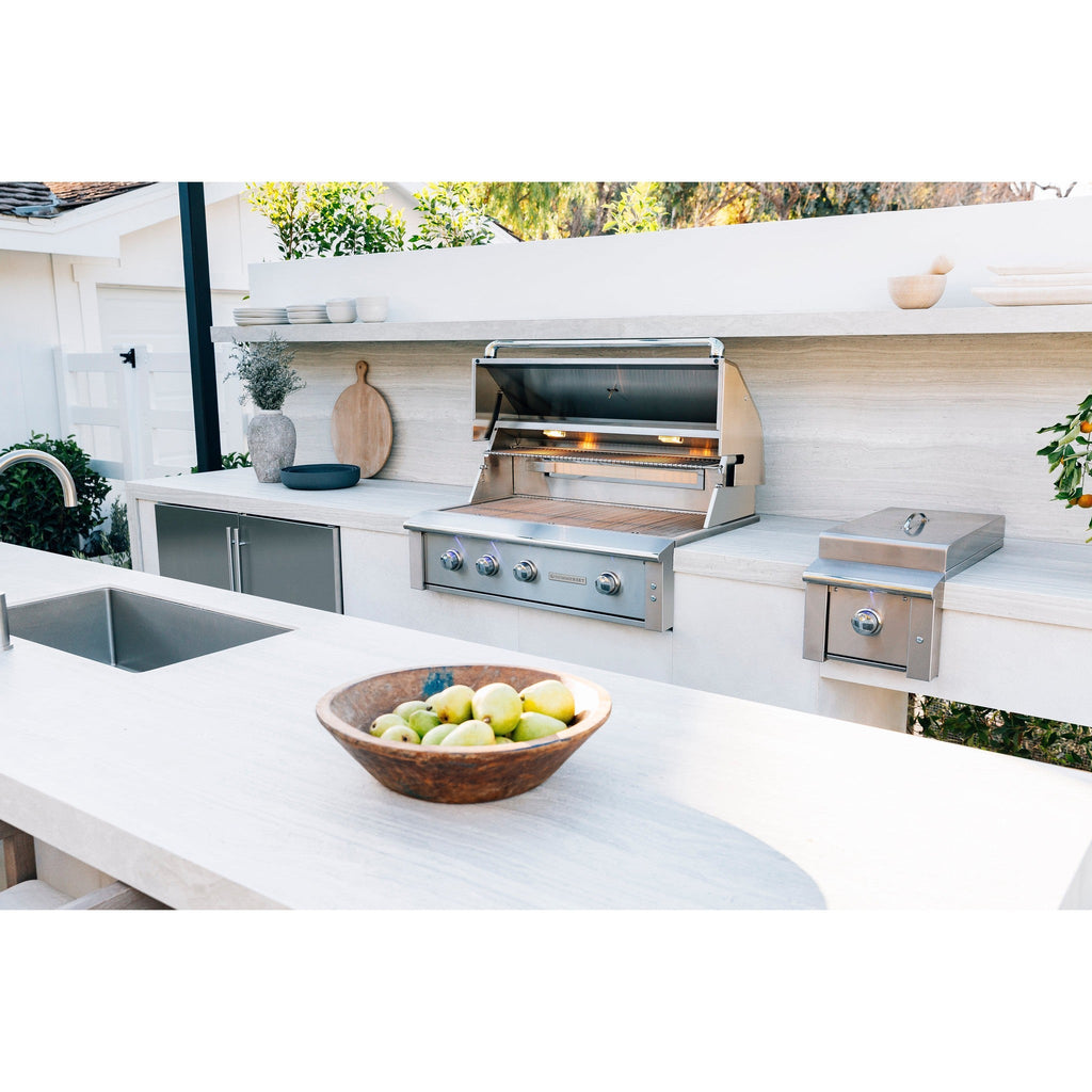 Summerset Alturi 36-Inch 3-Burner Professional Built-In Natural Gas Grill