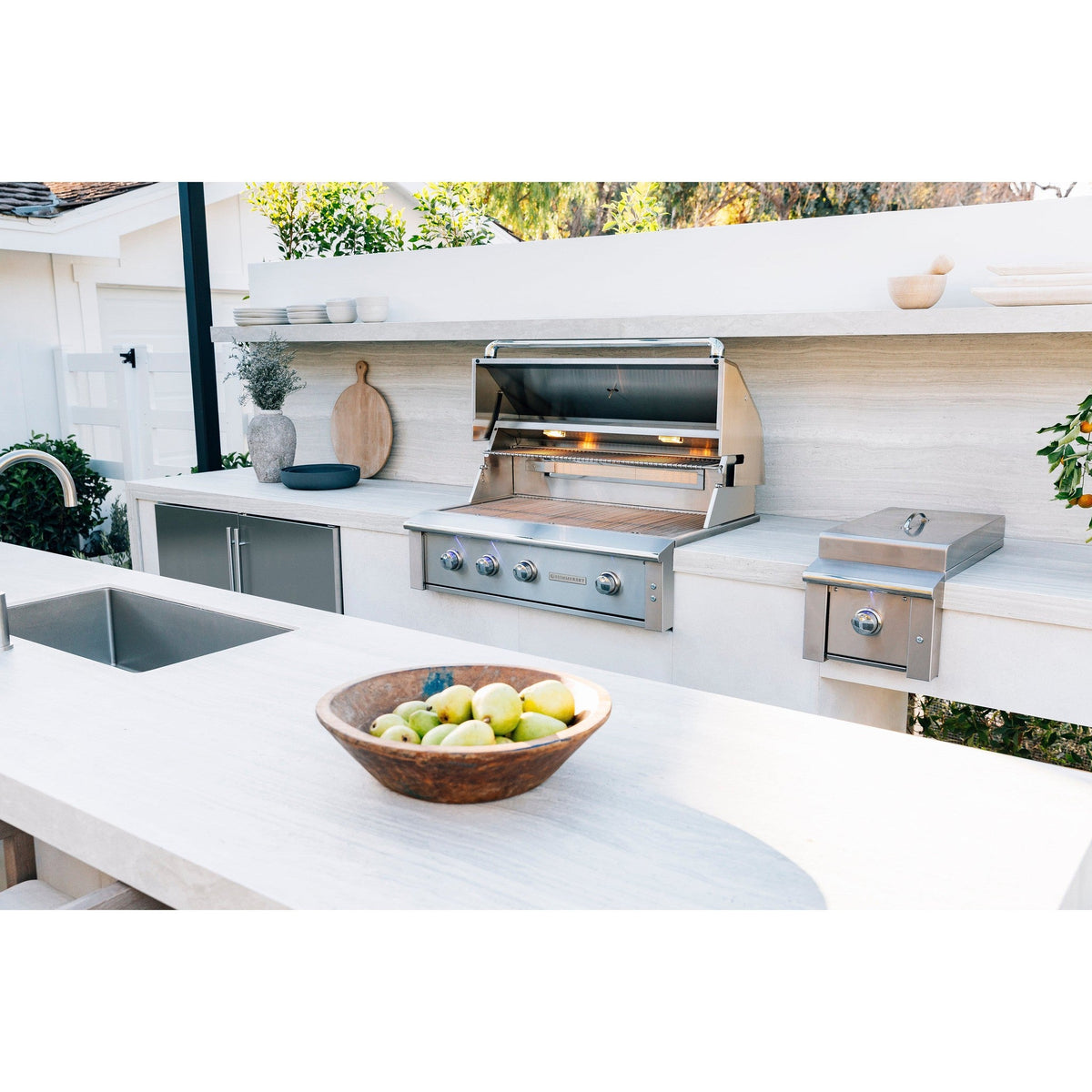 Summerset Alturi 36-Inch 3-Burner Professional Built-In Natural Gas Grill
