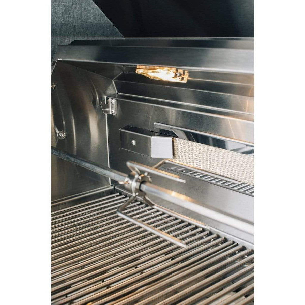 Summerset Estate Series 30-Inch American Made Built-In Natural Gas Grill