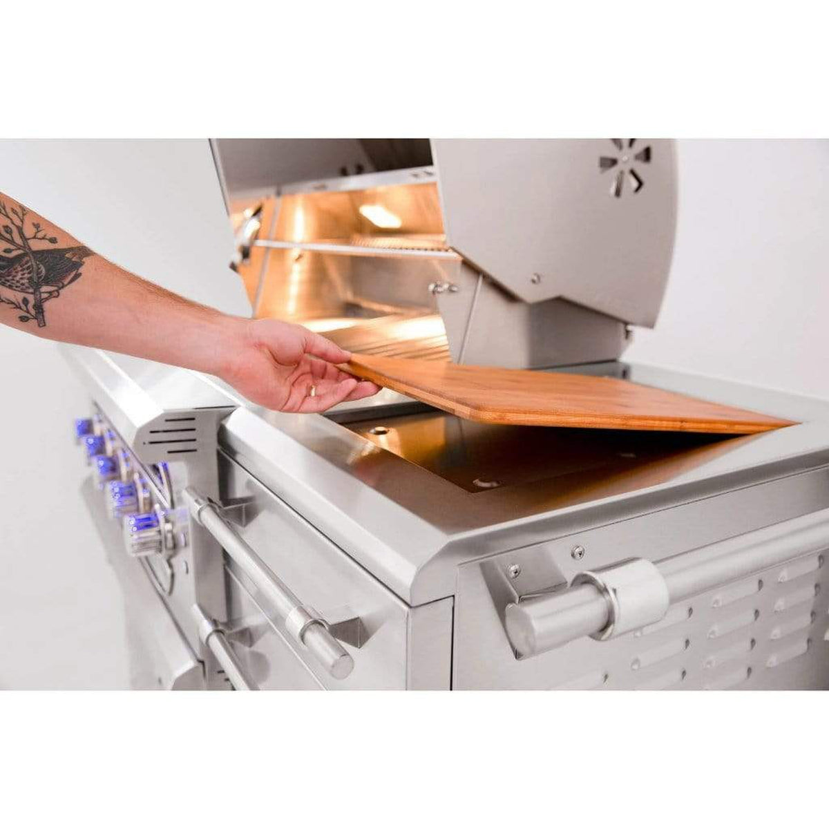 American Made Grills by Summerset Muscle Series 36-Inch Freestanding Hybrid Gas and Charcoal Grill